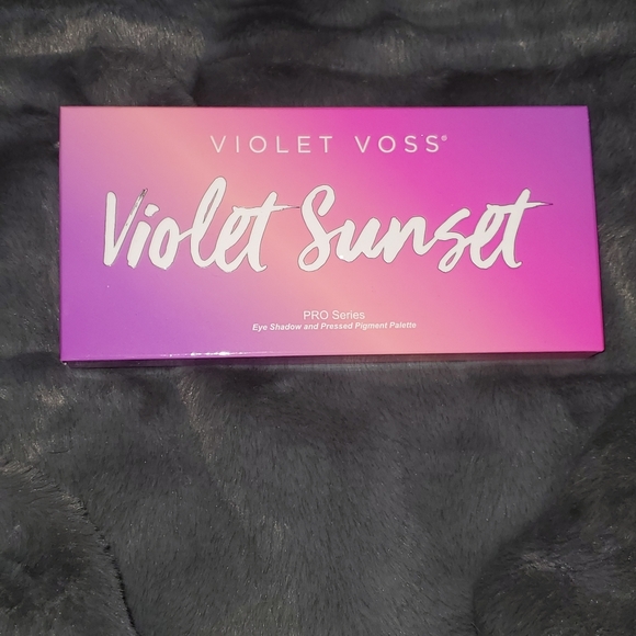 Violet Voss Violet Sunset Palette - Picture 4 of 5